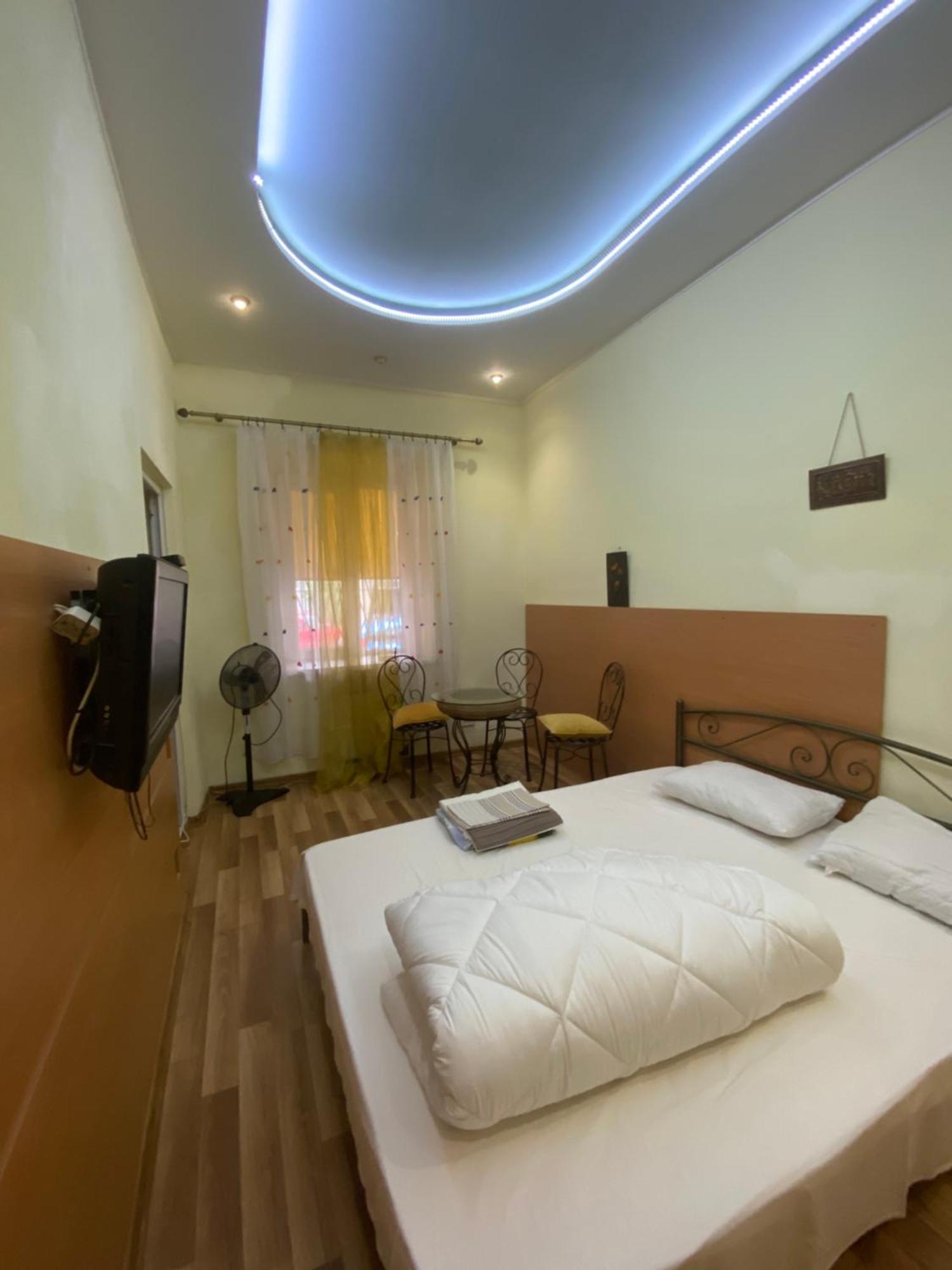 Aleksandr Apartment Odessa Esterno foto